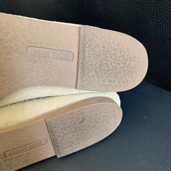 Minnetonka Frisco Fringe Deerskin Ankle Boot Moccasins, Women’s Size 4, EUC. - Picture 4 of 7